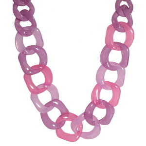 Collier fantaisie composé de maillons de couleur rose et violette. Fermoir mousqueton en métal doré avec 7 cm de rallonge.