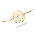 Bracelet avec pastille et l'inscription meilleure maman du monde en plaqué or jaune 18 carats avec une étoile sertie d'un oxyde de zirconium blanc.