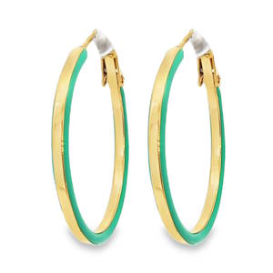 Affirmez votre style avec ces créoles éclatantes en acier doré, rehaussées d'un émail turquoise vif. Leur design audacieux et moderne apportera une touche de couleur à toutes vos tenues. Un accessoire de mode incontournable pour une allure dynamique et sophistiquée.