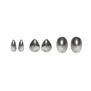 Lot de trois paires de boucles d'oreilles en acier argenté.