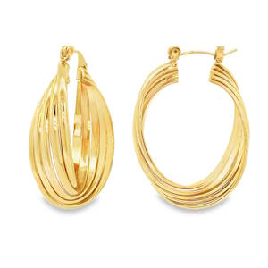 Adoptez l'élégance intemporelle avec ces créoles en acier doré. Leur design torsadé unique apporte une touche de sophistication à toute tenue, idéales pour celles qui apprécient le style classique avec une touche d'originalité. Un bijou raffiné qui illuminera votre quotidien.