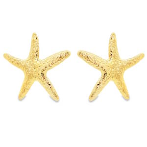 Apportez une touche de fraîcheur océanique à votre style avec ces superbes boucles d'oreilles en acier inoxydable. Inspirées par la beauté organique des fonds marins, ces grandes boucles d'oreilles pendantes capturent l'essence même de l'été. Chaque étoile de mer présente une texture martelée et granuleuse qui imite à la perfection l'aspect naturel de ce trésor marin.