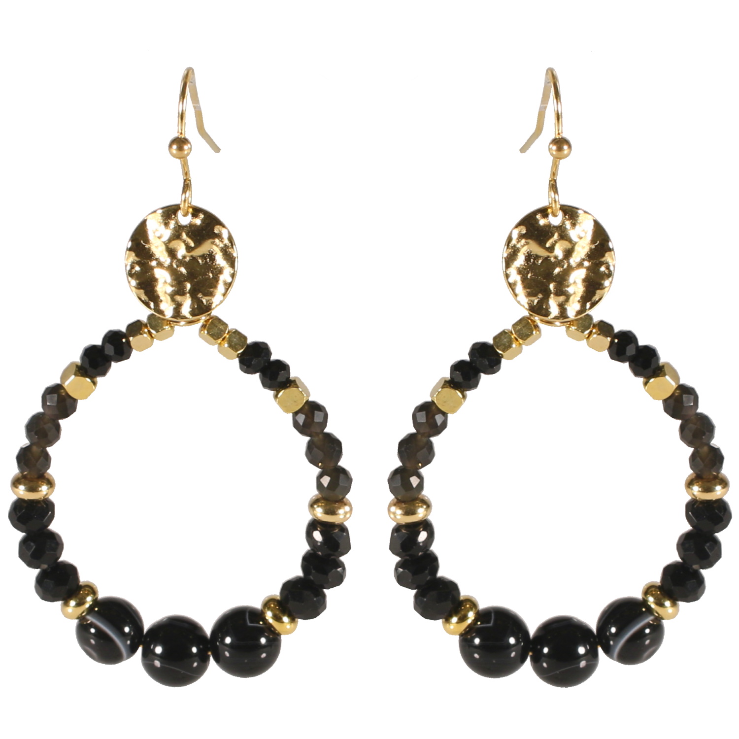 Boucles d'oreilles pendantes composées d'une pastille martelée en acier doré et d'un cercle de perles de couleur noire.  Pendantes Perle Rond  Adolescent Adulte Femme Fille Indémodable 