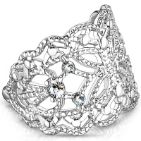 Bague d'oreille avec motif de papillon en filigrane en métal argenté pavée d'oxydes de zirconium blancs.