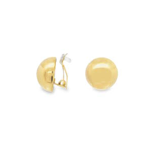 Élégantes boucles d'oreilles clip en acier doré, un classique revisité. Leur design minimaliste en forme de dôme offre une touche de sophistication discrète, idéale pour compléter toute tenue. Confortables et faciles à porter, ces boucles d'oreilles sont un ajout précieux à votre collection de bijoux.