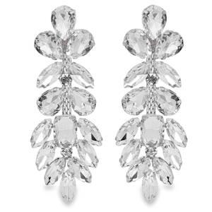 Sublimes boucles d'oreilles pendantes, conçues avec une base métallique et agrémentées de cristaux taille brillant. Ces ornements scintillants, d'une clarté VVS, captent la lumière avec une transparence exquise et une symétrie parfaite, offrant un éclat remarquable. Leur couleur neutre et la brillance apportent une touche d'élégance à toute tenue.
