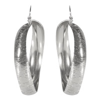 Boucles d'oreilles créoles en métal argenté.