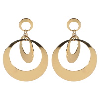Boucles d'oreilles pendantes composées de cercles en métal doré.