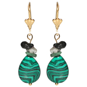 Boucles d'oreilles dormeuses pendantes en acier doré avec pierres de couleur et une perle ovale en pierre de malachite d'imitation.