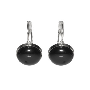 Boucles d'oreilles dormeuses en acier argenté surmontées d'un cabochon en pierre d'agate noire d'imitation.