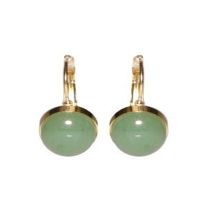 Boucles d'oreilles dormeuses en acier doré surmontées d'un cabochon en pierre d'aventurine d'imitation.