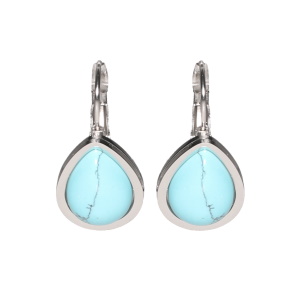 Boucles d'oreilles dormeuses en forme de goutte en acier argenté surmontées d'un cabochon en pierre turquoise d'imitation.