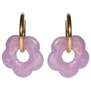 Boucles d'oreilles créoles en acier doré avec une fleur de couleur violette.