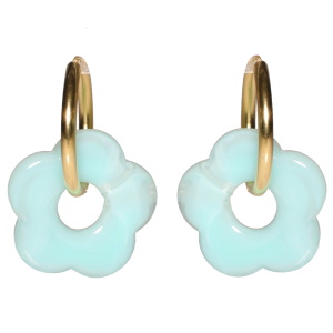 Boucles d'oreilles créoles en acier doré avec une fleur de couleur bleue turquoise.