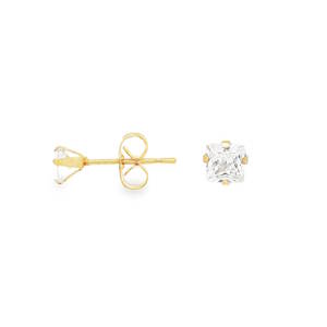 Sublimes boucles d'oreilles puces en acier doré, un classique revisité. Chaque boucle est ornée d'un cristal incolore taille brillant, capturant la lumière à chaque mouvement. Un bijou discret mais raffiné, parfait pour illuminer votre quotidien ou sublimer une tenue de soirée. Un investissement précieux et intemporel.