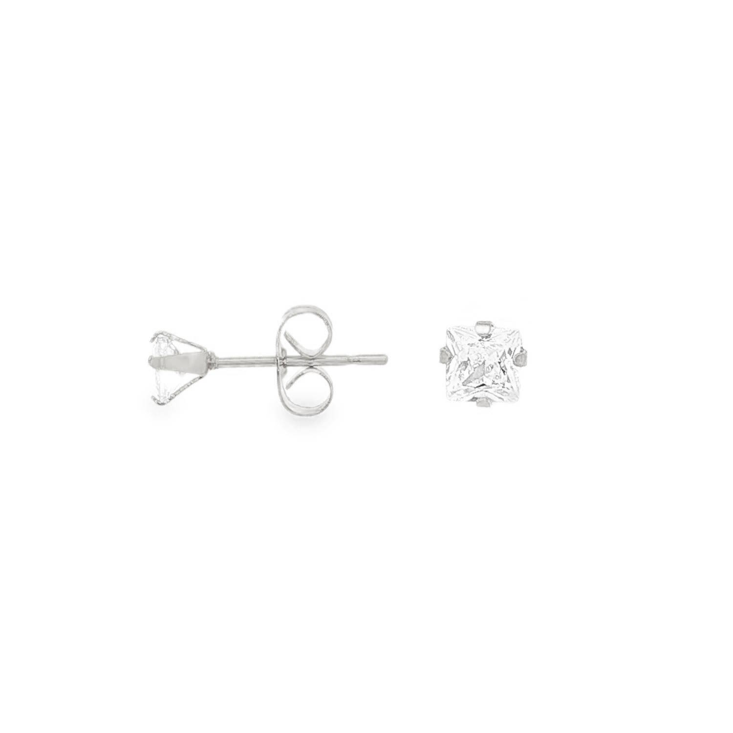 Sublimes boucles d'oreilles puces en acier argenté, un classique revisité.<br/>Chaque boucle est ornée d'un cristal incolore taille brillant, capturant la lumière à chaque mouvement.<br/>Un bijou discret mais raffiné, parfait pour illuminer votre quotidien ou sublimer une tenue de soirée. Un investissement précieux et intemporel. Carré Losange Puce Solitaire Strass Adolescent Adulte Enfant Femme Fille Indémodable Sublimes boucles d'oreilles puces en acier argenté, un classique revisité.<br/>Chaque boucle est ornée d'un cristal incolore taille brillant, capturant la lumière à chaque mouvement.<br/>Un bijou discret mais raffiné, parfait pour illuminer votre quotidien ou sublimer une tenue de soirée. Un investissement précieux et intemporel. Carré Losange Puce Solitaire Strass Adolescent Adulte Enfant Femme Fille Indémodable