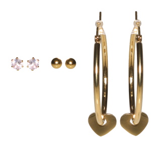 Lot de trois paires de boucles d'oreilles composées d'une paire de créoles avec pendants cœurs en acier doré, de puces rondes en acier doré et de puces en acier doré avec un strass serti griffes.