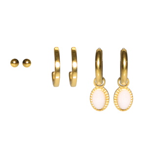 Lots de boucles d'oreilles composées d'une paire de créoles en acier doré avec pendants surmontés d'un cabochon de couleur blanc, d'une paire de puces rondes en acier doré et d'une paire de créoles ouvertes en acier doré.