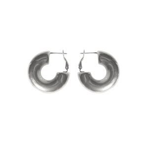 Boucles d'oreilles créoles en acier argenté.