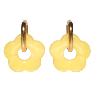 Boucles d'oreilles créoles en acier doré avec une fleur de couleur jaune.