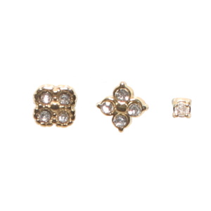 Lot de 3 boucles d'oreilles puces en acier doré serties de strass.