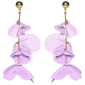 Boucles d'oreilles pendantes en acier doré avec des feuilles en métal peint de couleur violette.