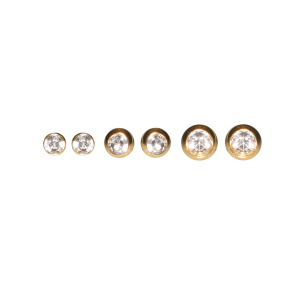 Lot de 3 paires de boucles d'oreilles puces en acier doré serties clos de cristaux.