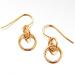 Boucles d'oreilles en plaqué or.