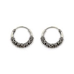 Boucles d'oreilles créoles de Bali en argent 925/000 rhodié.