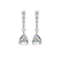 Boucles d'oreilles pendantes en argent 925/000 rhodié serties de 4 oxydes de zirconium blancs avec un oxyde de zirconium blanc en forme de goutte serti 3 griffes.