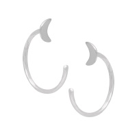 Boucles d'oreilles créoles ouvertes avec un croissant de lune en argent 925/000 rhodié.