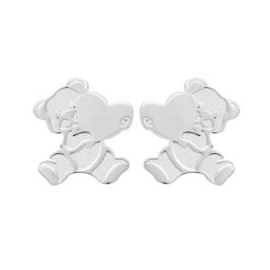 Apportez une touche de douceur et de poésie à votre style avec ces adorables boucles d'oreilles puces en argent 925/000. Conçues avec finesse, elles capturent l'innocence et l'affection à travers un design intemporel. Chaque boucle représente un petit ourson stylisé tenant tendrement un cœur contre lui.