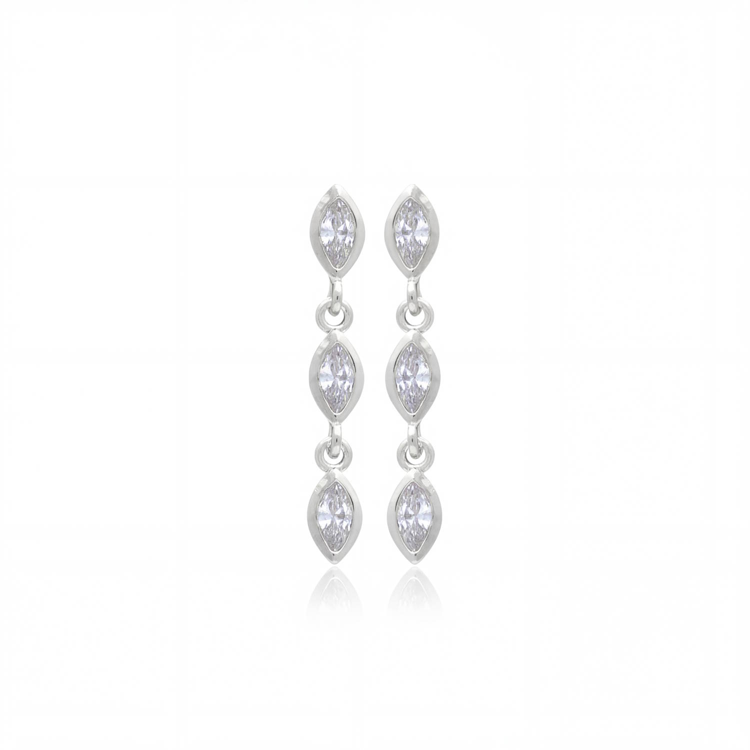 Élégantes boucles d'oreilles pendantes en argent 925/000 rhodié, rehaussées d'oxydes de zirconium incolores taille marquise et brillant.<br/>Ces joyaux raffinés illuminent le visage grâce à leur éclat exceptionnel et leur symétrie parfaite, offrant une clarté VVS1 et un poli de qualité supérieure.<br/>Un choix idéal pour ajouter une touche d'élégance à toute occasion. Ovale Pendantes Strass Adolescent Adulte Femme Fille Indémodable Élégantes boucles d'oreilles pendantes en argent 925/000 rhodié, rehaussées d'oxydes de zirconium incolores taille marquise et brillant.<br/>Ces joyaux raffinés illuminent le visage grâce à leur éclat exceptionnel et leur symétrie parfaite, offrant une clarté VVS1 et un poli de qualité supérieure.<br/>Un choix idéal pour ajouter une touche d'élégance à toute occasion. Ovale Pendantes Strass Adolescent Adulte Femme Fille Indémodable