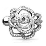 Bague d'oreille fleur en acier chirurgical 316L.