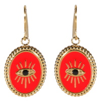 Boucles d'oreilles pendantes composées d'une pastille ovale avec œil de Turquie en acier doré et pavée d'émail de couleur rouge.