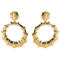 Boucles d'oreilles pendantes composées d'une pastille ronde avec motif et d'un cercle en acier doré.