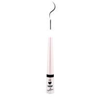 Eyeliner Easyliner. Grâce à sa formule intense et très pigmentée, il permet de réaliser un trait net de couleur intense. Son pinceau mousse nouvelle technologie facilite son application. Cette texture, similaire à celle d'un feutre, et aussi souple qu'un pinceau, rend le tracé inratable, qu'il soit fin ou plus épais. Sa texture, quand à elle, garantit une longue tenue.