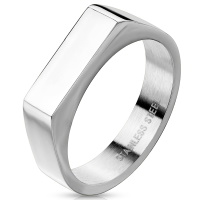 Bague chevalière en acier 316L argenté.