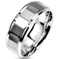 Bague anneau pour homme en acier 316L argenté.