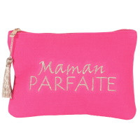 Sac pochette 100 % coton et 100 % polyester de couleur rose fuchsia avec l'inscription Maman parfaite en fil doré. Fermoir zip en métal doré avec un pompon de fils dorés.