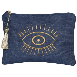 Sac pochette en coton denim avec un œil de Turquie brodé en fil doré et un pompon. Intérieur en polyester.