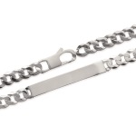 Bracelet identité en argent 925/000 poli miroir.  Absolument indémodables, Les gourmettes personnalisables sont idéales à offrir aux adultes comme aux adolescent.e.s.  Ce modèle est généralement considéré comme plutôt féminin, Mais peut bien entendu être porté par toutes et tous !