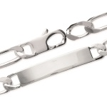 Bracelet identité argent 925/000.  Absolument indémodables, Les gourmettes personnalisables sont idéales à offrir aux adultes comme aux adolescent.e.s.  Ce modèle est généralement considéré comme plutôt masculin, Mais peut bien entendu être porté par toutes et tous !