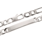 Bracelet identité en argent 925/000 poli miroir.  Absolument indémodables, Les gourmettes personnalisables sont idéales à offrir aux adultes comme aux adolescent.e.s.  Ce modèle est généralement considéré comme plutôt masculin, Mais peut bien entendu être porté par toutes et tous !