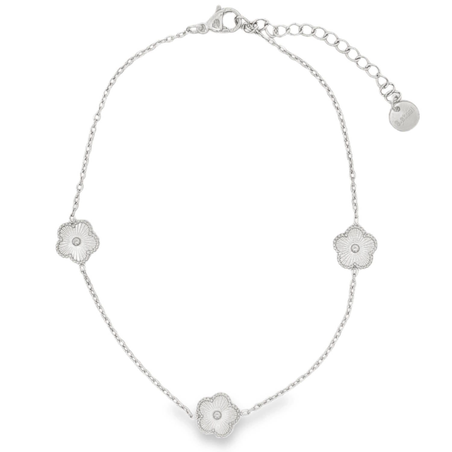 Sublimez vos pas avec cette délicate chaîne de cheville en acier inoxydable. Conçue pour apporter une touche de fraîcheur et de féminité à vos tenues estivales, elle se distingue par son design raffiné et intemporel.<br/>La chaîne est ornée de trois charms en forme de trèfles à cinq pétales (style fleur), finement travaillés avec un effet guilloché brillant au centre et une bordure perlée délicate.<br/>Grâce à sa chaînette d’extension robuste et son fermoir mousqueton pratique, elle s’adapte facilement à toutes les morphologies de chevilles pour un confort optimal tout au long de la journée. Cheville Trèfle Adolescent Adulte Femme Fille Indémodable Nature Sublimez vos pas avec cette délicate chaîne de cheville en acier inoxydable. Conçue pour apporter une touche de fraîcheur et de féminité à vos tenues estivales, elle se distingue par son design raffiné et intemporel.<br/>La chaîne est ornée de trois charms en forme de trèfles à cinq pétales (style fleur), finement travaillés avec un effet guilloché brillant au centre et une bordure perlée délicate.<br/>Grâce à sa chaînette d’extension robuste et son fermoir mousqueton pratique, elle s’adapte facilement à toutes les morphologies de chevilles pour un confort optimal tout au long de la journée. Cheville Trèfle Adolescent Adulte Femme Fille Indémodable Nature