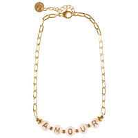 Bracelet chaîne de cheville en acier doré avec des perles cylindriques composant le mot AMOUR. Fermoir mousqueton avec 3 cm de rallonge.