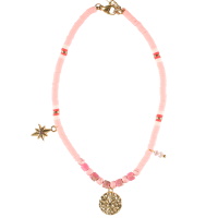 Bracelet chaîne de cheville composé de perles heishi en caoutchouc, de perles multicolores, d'un pendentif rond martelé avec une étoile et d'un pendant étoile sertie d'un strass de couleur rose. Fermoir mousqueton avec 3 cm de rallonge.