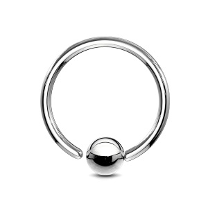 Piercing en acier argenté chirurgical 316L.