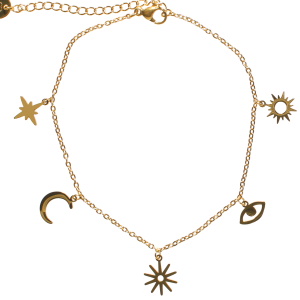 Bracelet chaîne de cheville composé d'une chaîne avec pendants en forme d'étoile, croissant de lune, soleils et œil de Turquie en acier doré. Fermoir mousqueton avec 5 cm de rallonge.