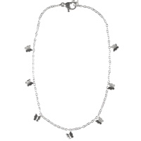 Bracelet chaîne de cheville composé d'une chaîne avec pampilles en forme de papillon en acier argenté. Fermoir mousqueton avec 5 cm de rallonge.